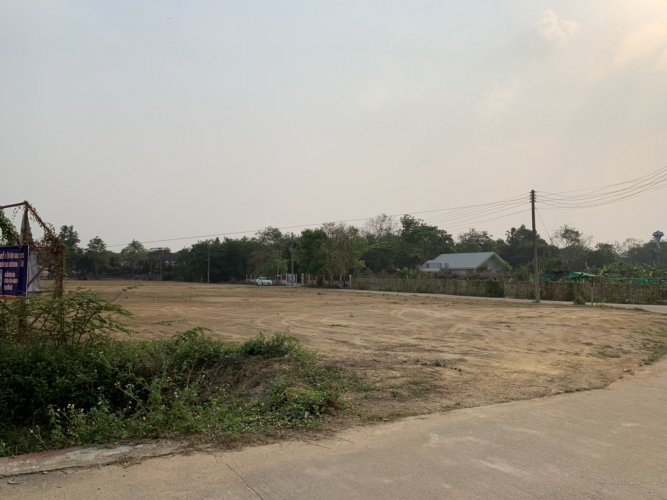 ขายที่ดินใกล้เมืองพร้อมบึงส่วนตัว น้ำผึ้งวิลเลจ สารภี เชียงใหม่/ Land for sale near city in Sarapee Chiangmai